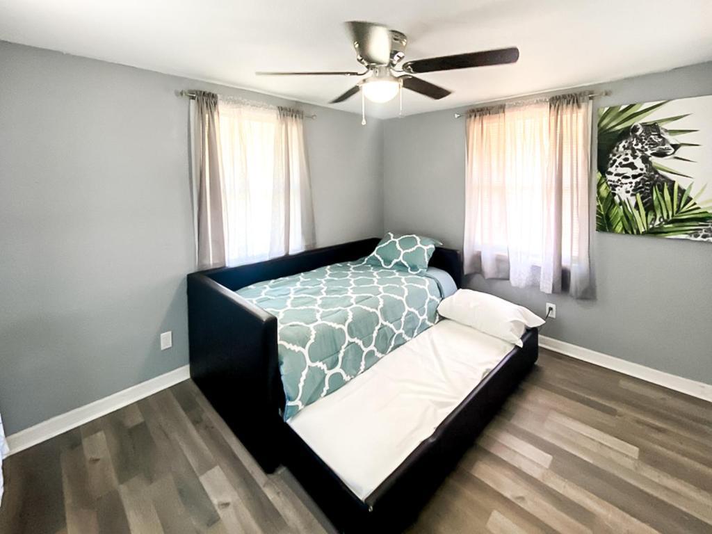 Sarasota Modern, Spacious, Comfy, Queen Beds, Backyard Rental Exterior photo