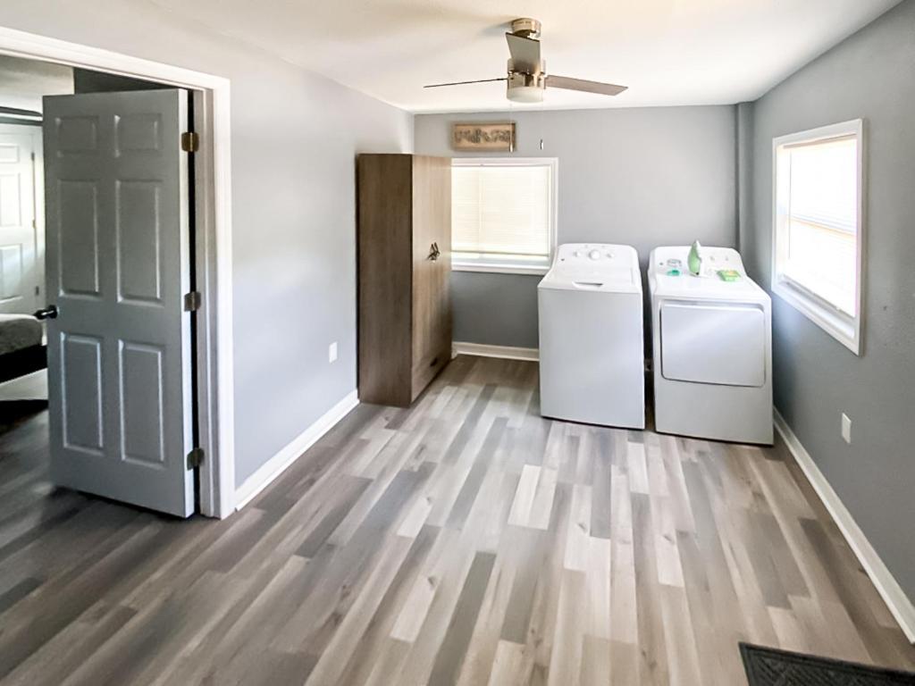 Sarasota Modern, Spacious, Comfy, Queen Beds, Backyard Rental Exterior photo